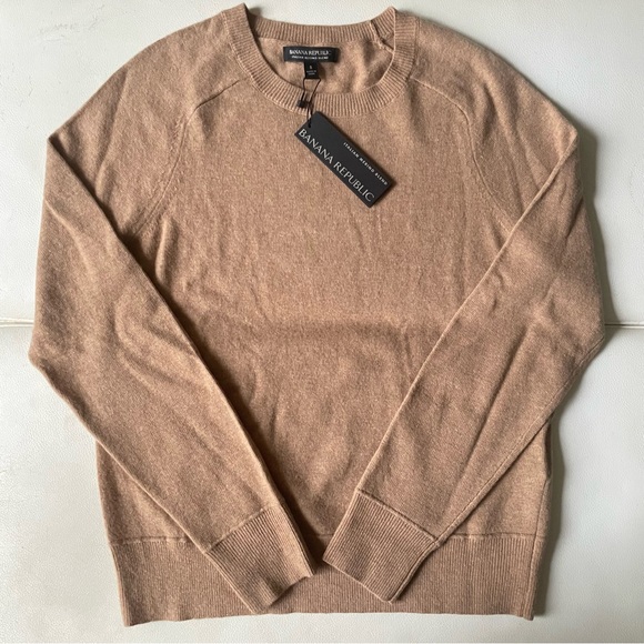 Banana Republic Merino Wool Camel Sweater Size S - Picture 1 of 6